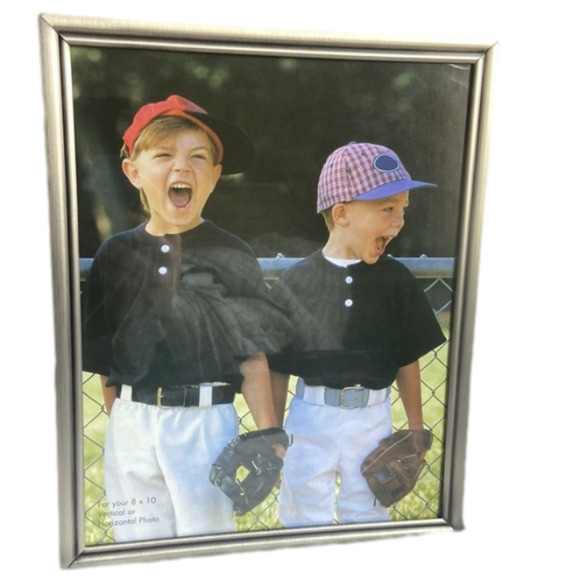 NWT 8X10 Traditional Pewter Silver Metal Photo Frame - Picture 1 of 5